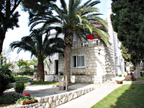 Гостиница Holiday Home Nena  Трогир